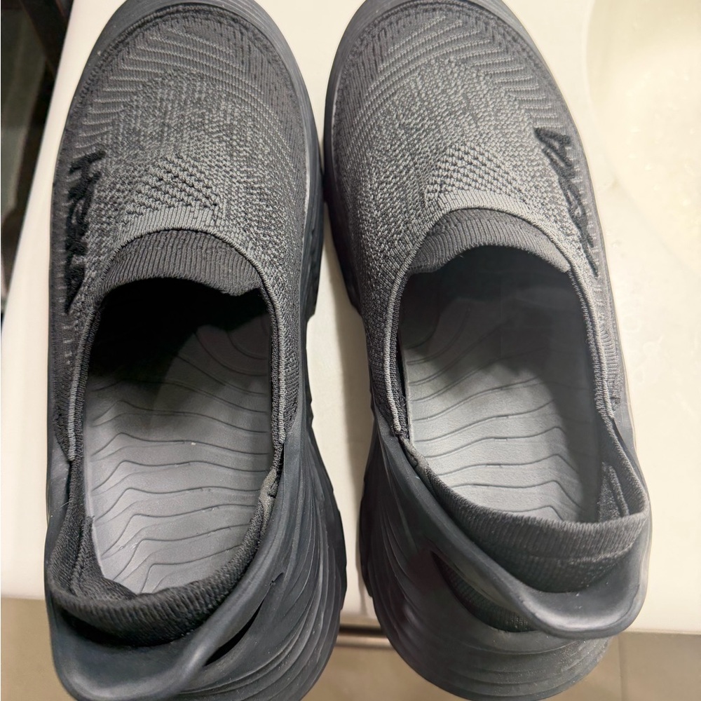 Hoka Black Recovery TC shoes women 9 men 8 - Picture 2 of 8